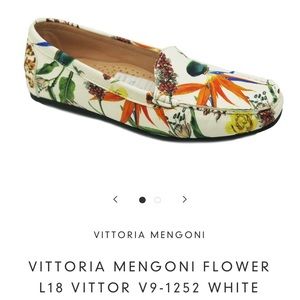Vittoria Mengoni Flower L18 mocassins.